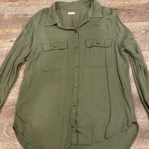 Hollister Army Green Long Sleeve Button-up Size M